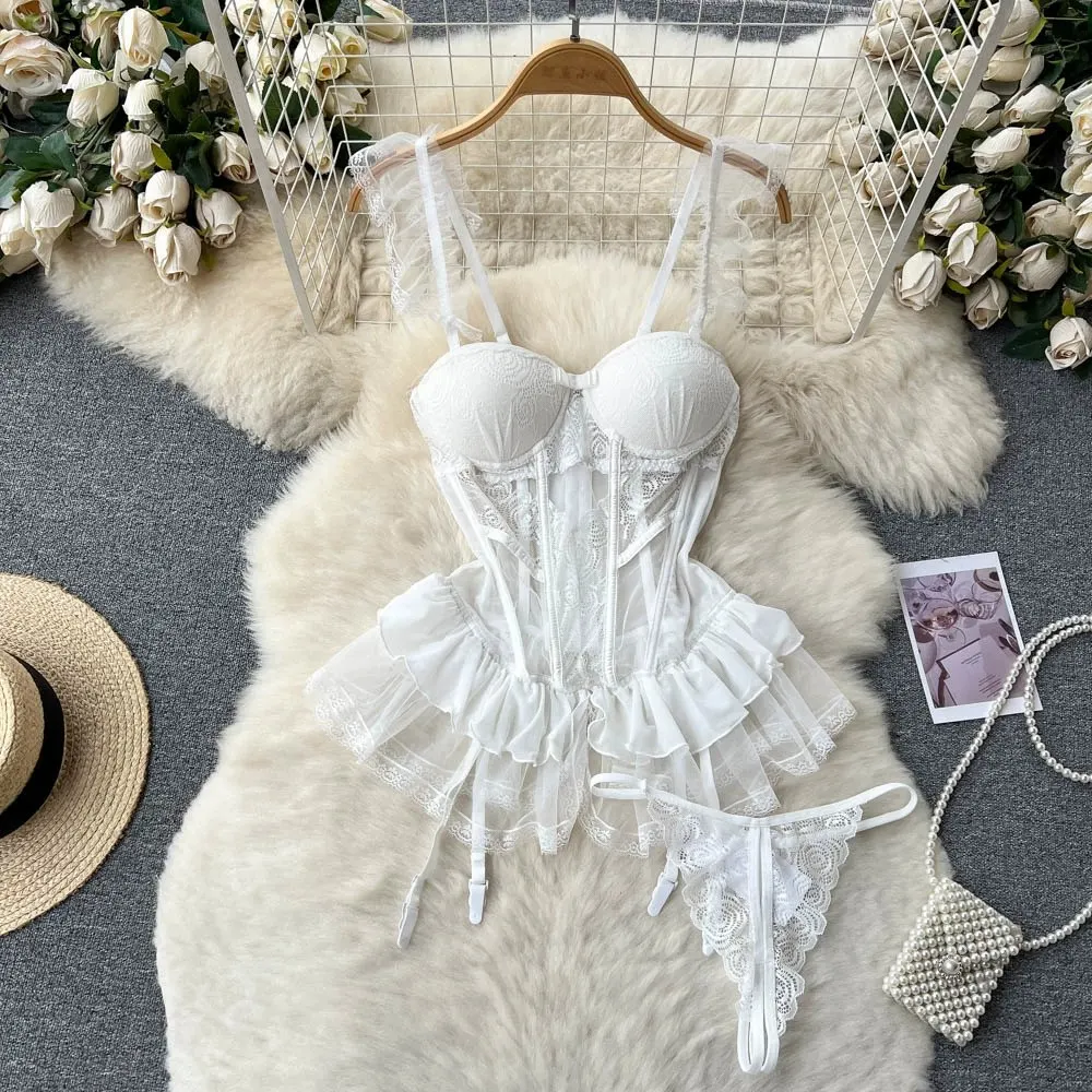 Caprisious Lace Lingerie Set